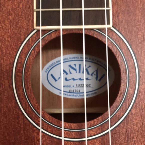 Ukulele - Picture 4 of 5